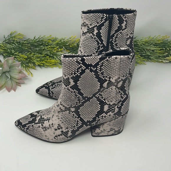 Aqua Women's Marlo Booties Size 9 - Picture 3 of 12